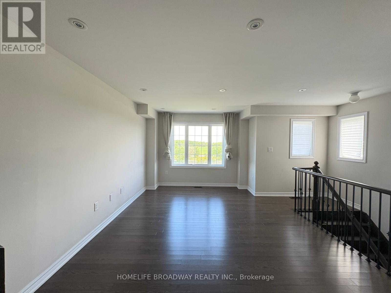 1906 Donald Cousens Parkway, Markham, Ontario  L6B 1M4 - Photo 8 - N12402265