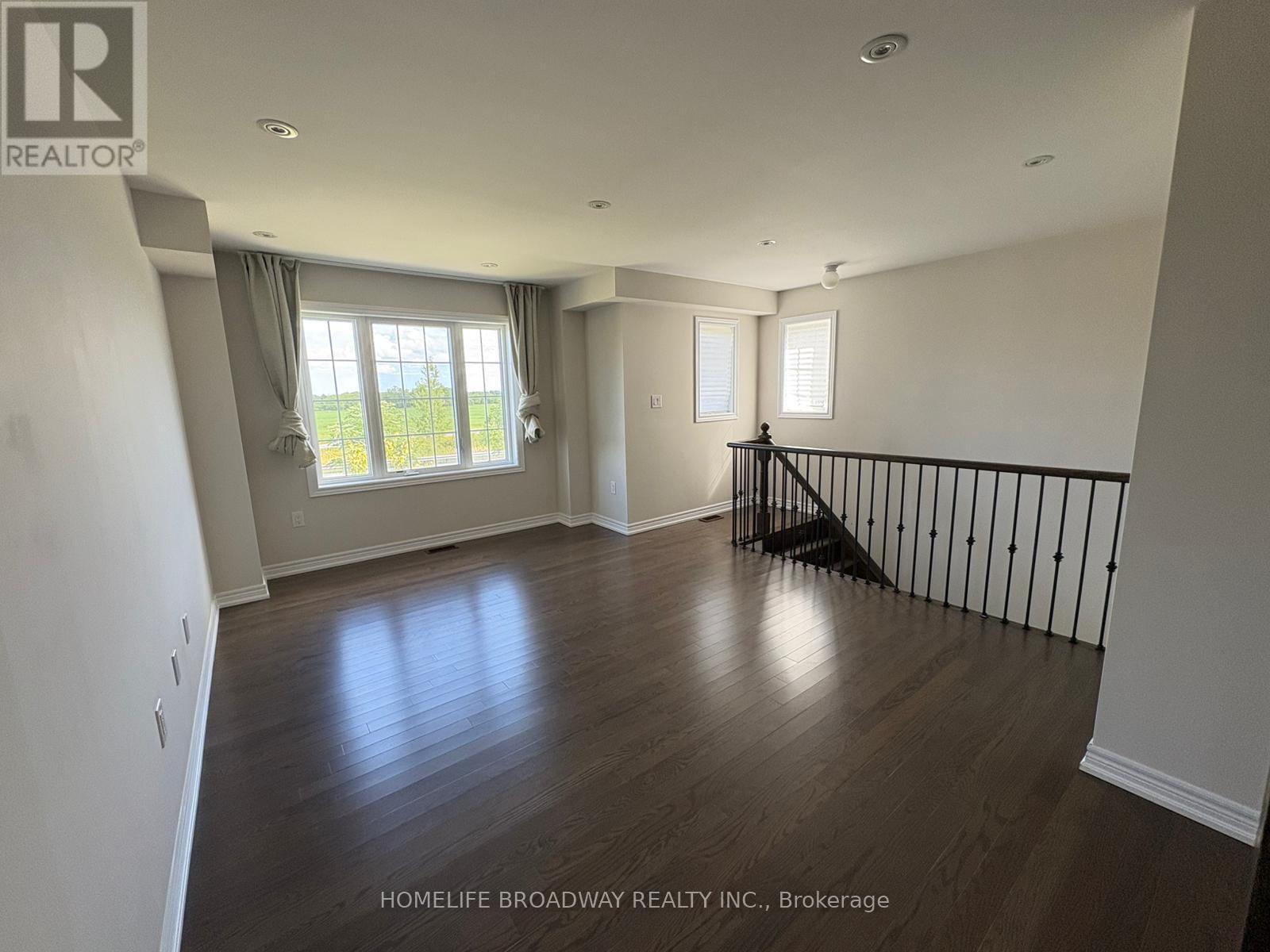 1906 Donald Cousens Parkway, Markham, Ontario  L6B 1M4 - Photo 9 - N12402265