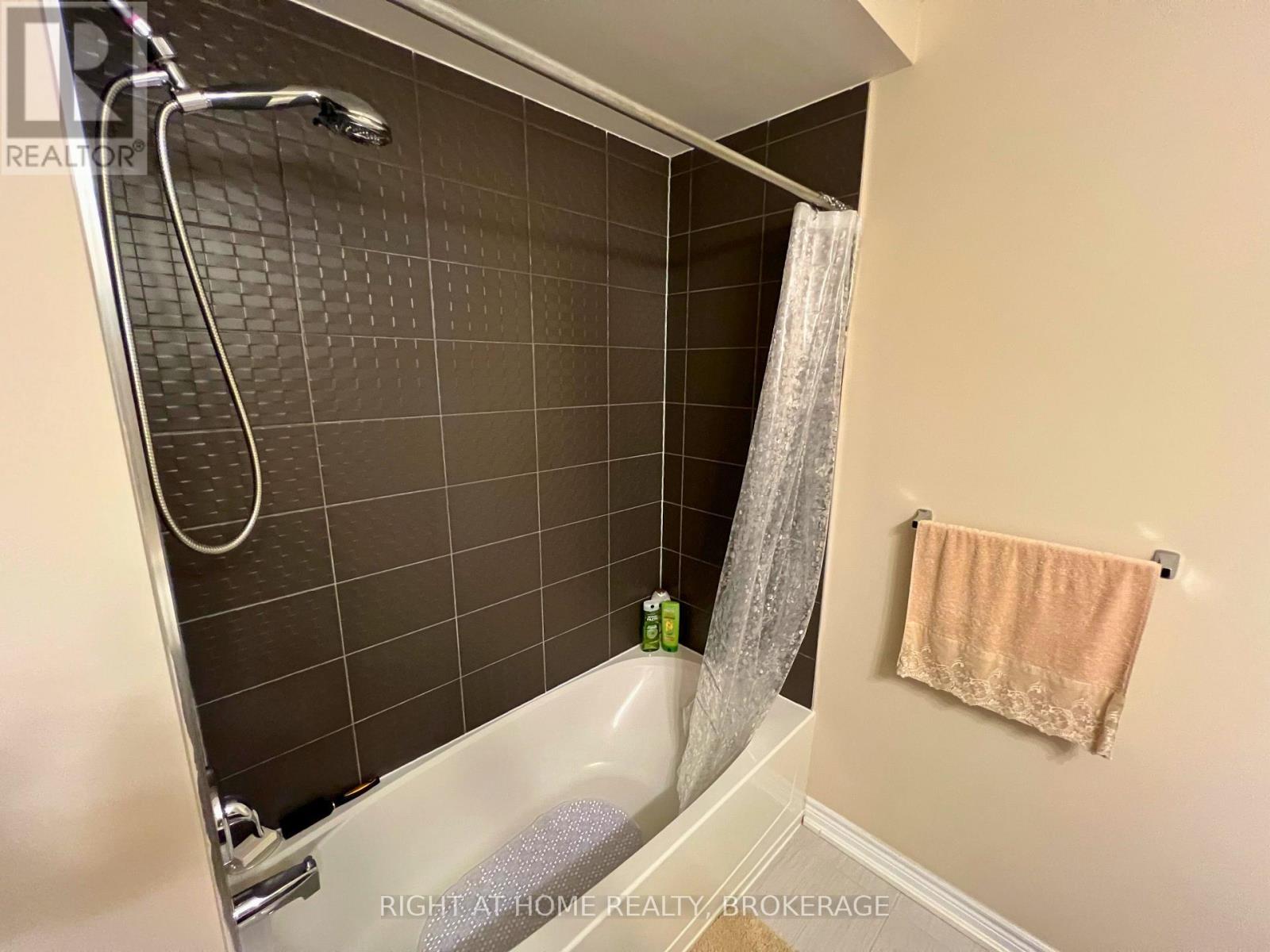 33 - 541 Winston Road, Grimsby, Ontario  L3M 0C5 - Photo 15 - X12402717