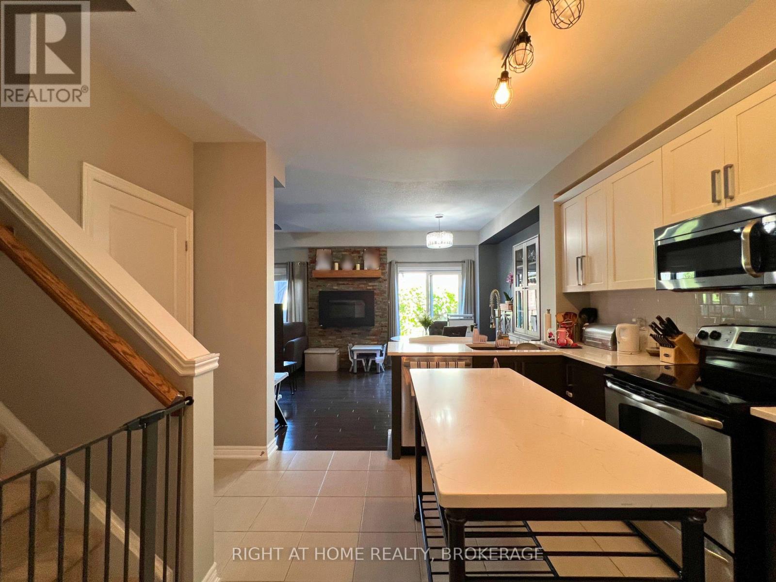 Property at 33 - 541 WINSTON ROAD image 2