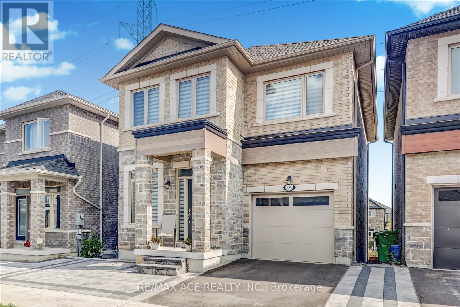 1097 Cameo Street, Pickering, Ontario  L1X 0L7 - Photo 4 - E12402711
