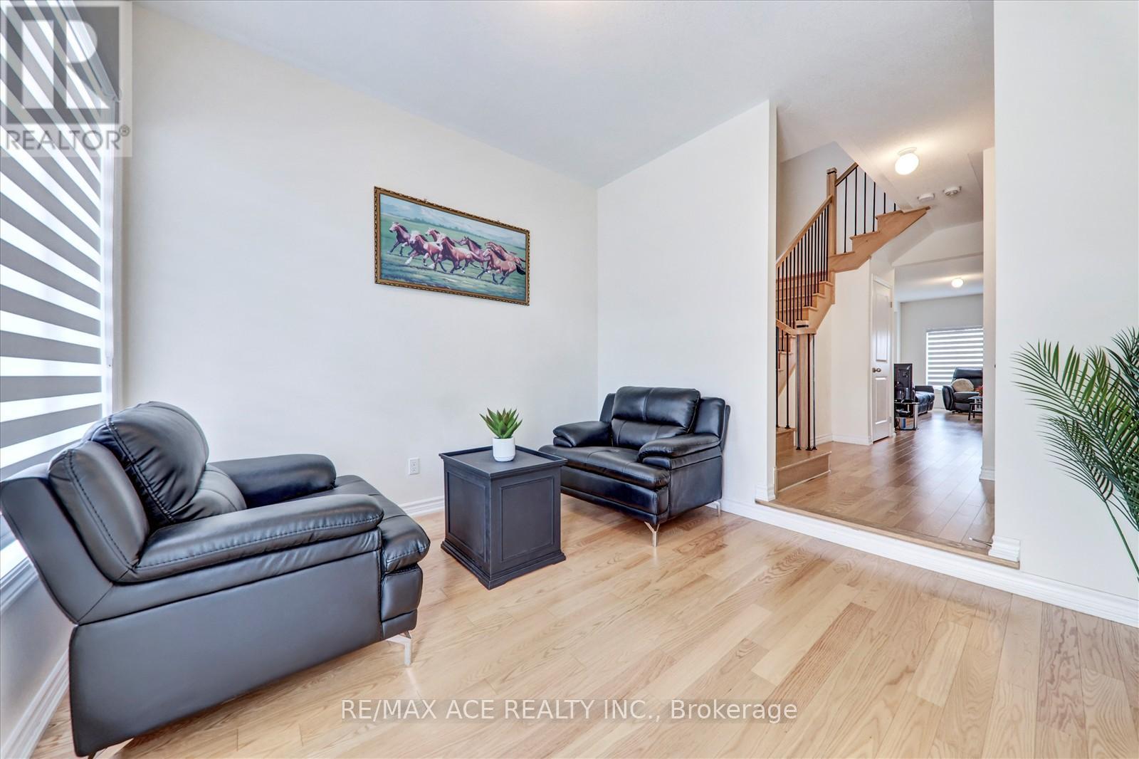 1097 Cameo Street, Pickering, Ontario  L1X 0L7 - Photo 7 - E12402711