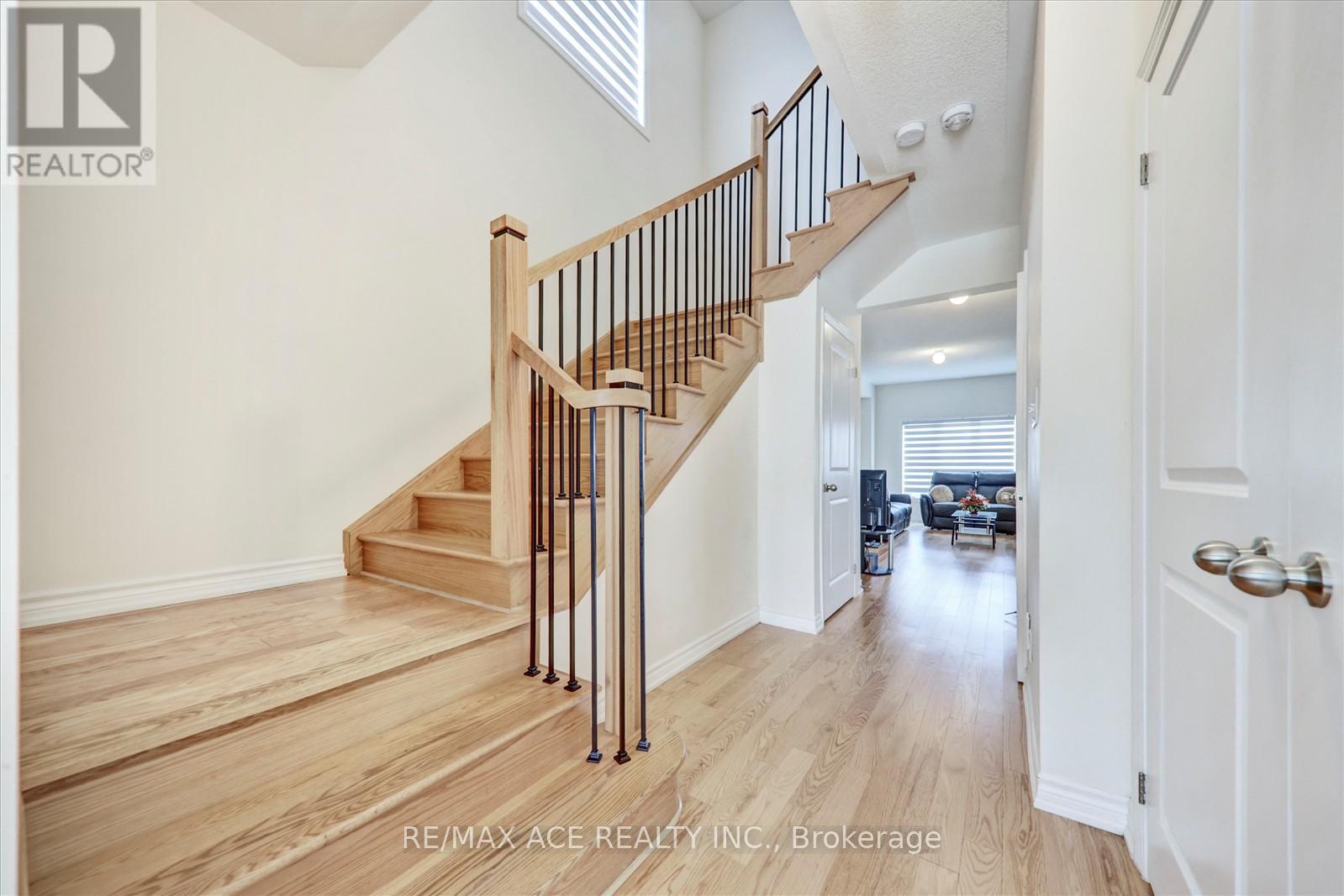 1097 Cameo Street, Pickering, Ontario  L1X 0L7 - Photo 8 - E12402711