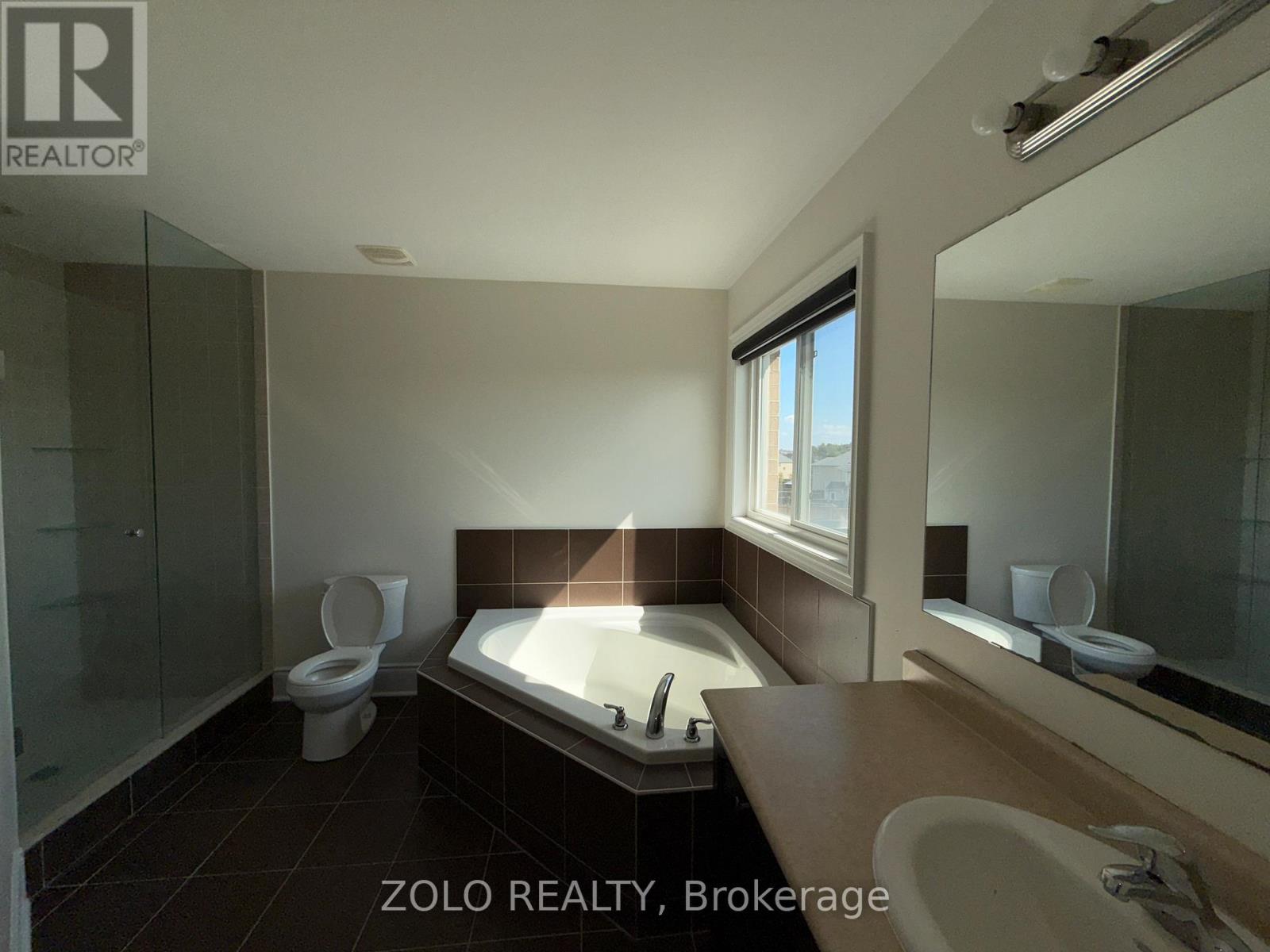 Main And 2nd Floor Only - 89 Slack Street, Bradford West Gwillimbury, Ontario  L3Z 0S5 - Photo 10 - N12402720