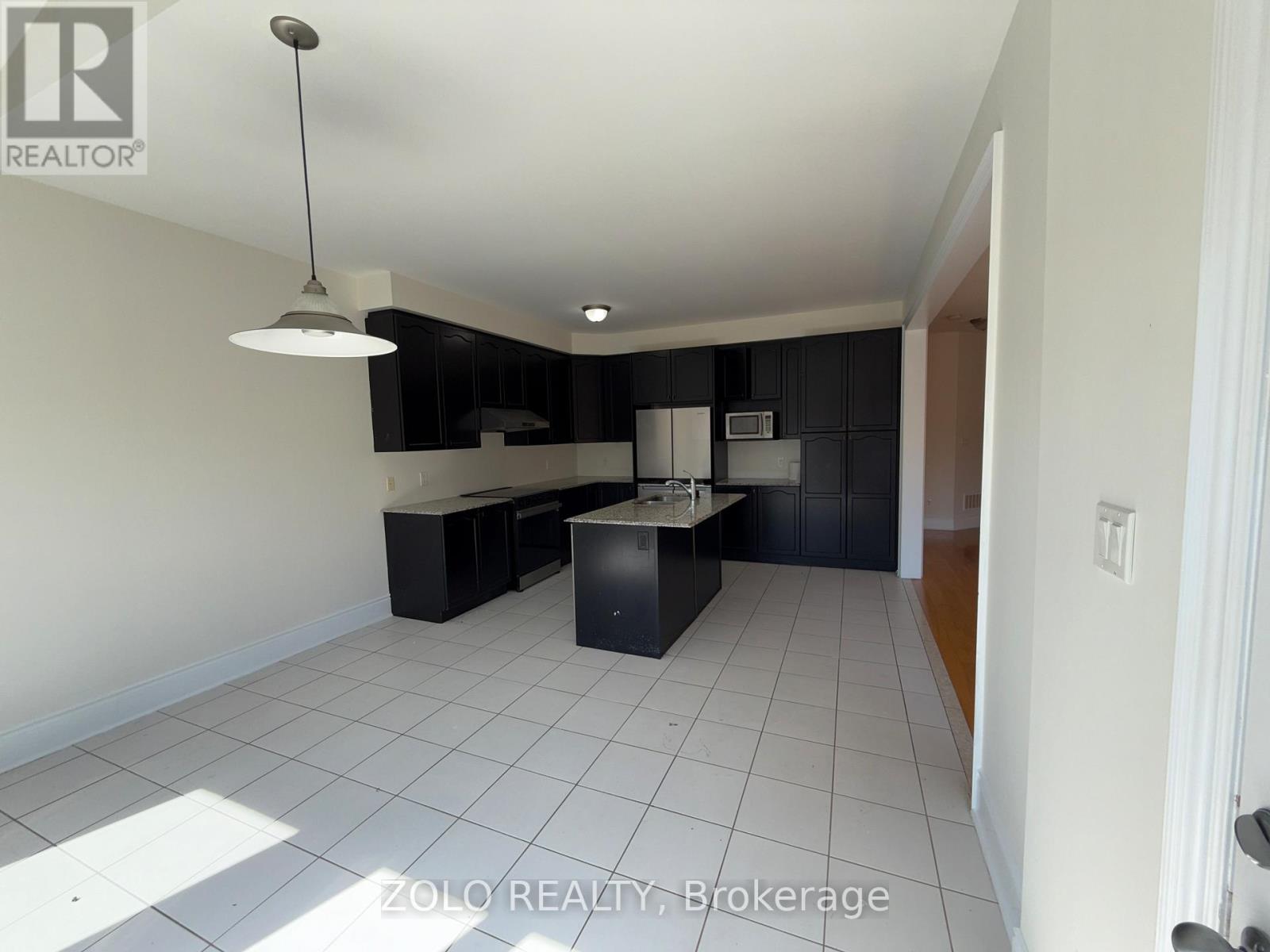 Main And 2nd Floor Only - 89 Slack Street, Bradford West Gwillimbury, Ontario  L3Z 0S5 - Photo 22 - N12402720