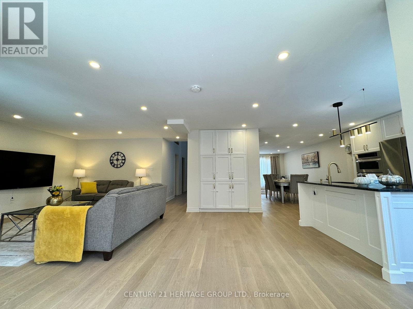 378 Dorchester Street, Newmarket, Ontario  L3Y 7Z3 - Photo 8 - N12396502