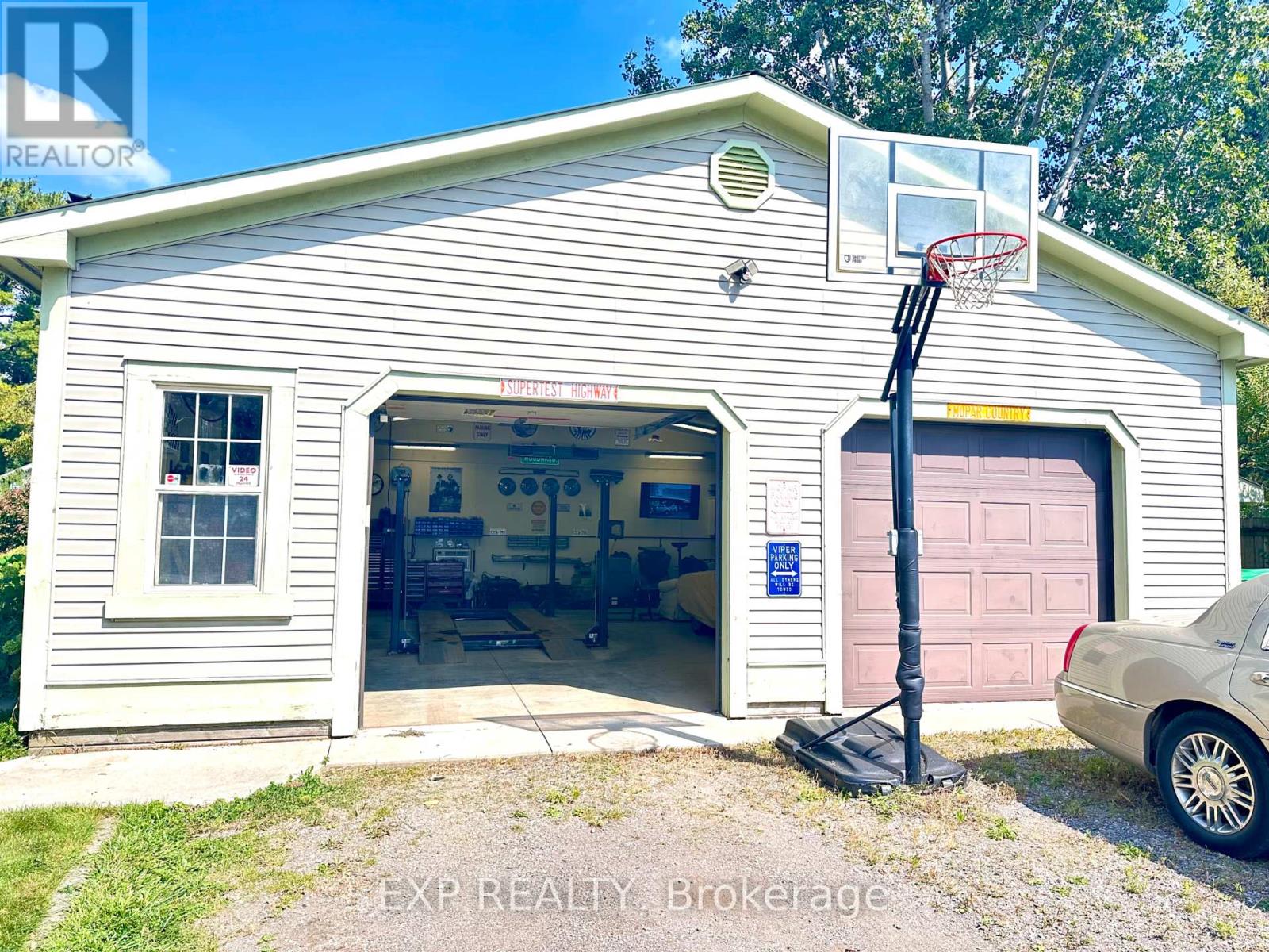22684 Thames Road, Southwest Middlesex, Ontario  N0L 1A0 - Photo 49 - X12383314