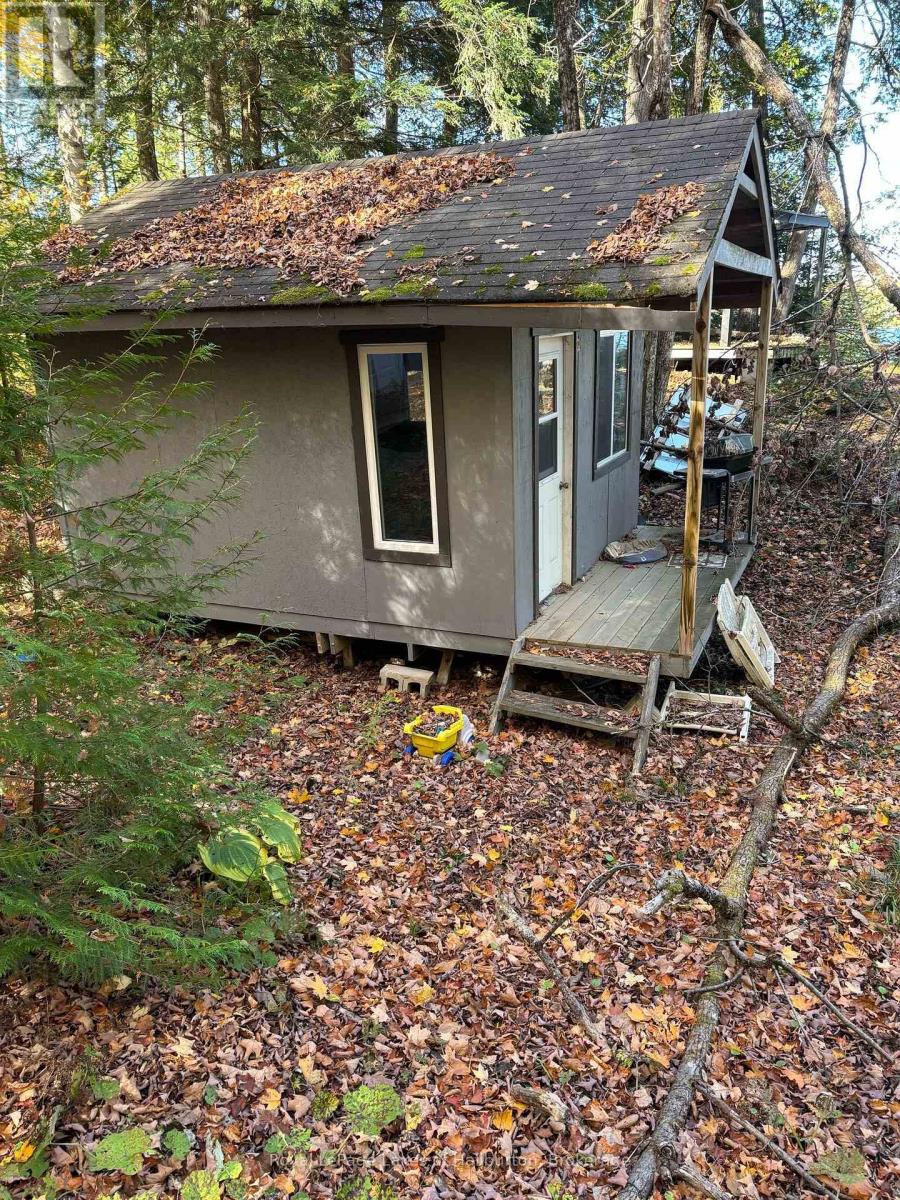 8 Cannonball Lane, Minden Hills, Ontario  K0M 1X0 - Photo 11 - X12402727