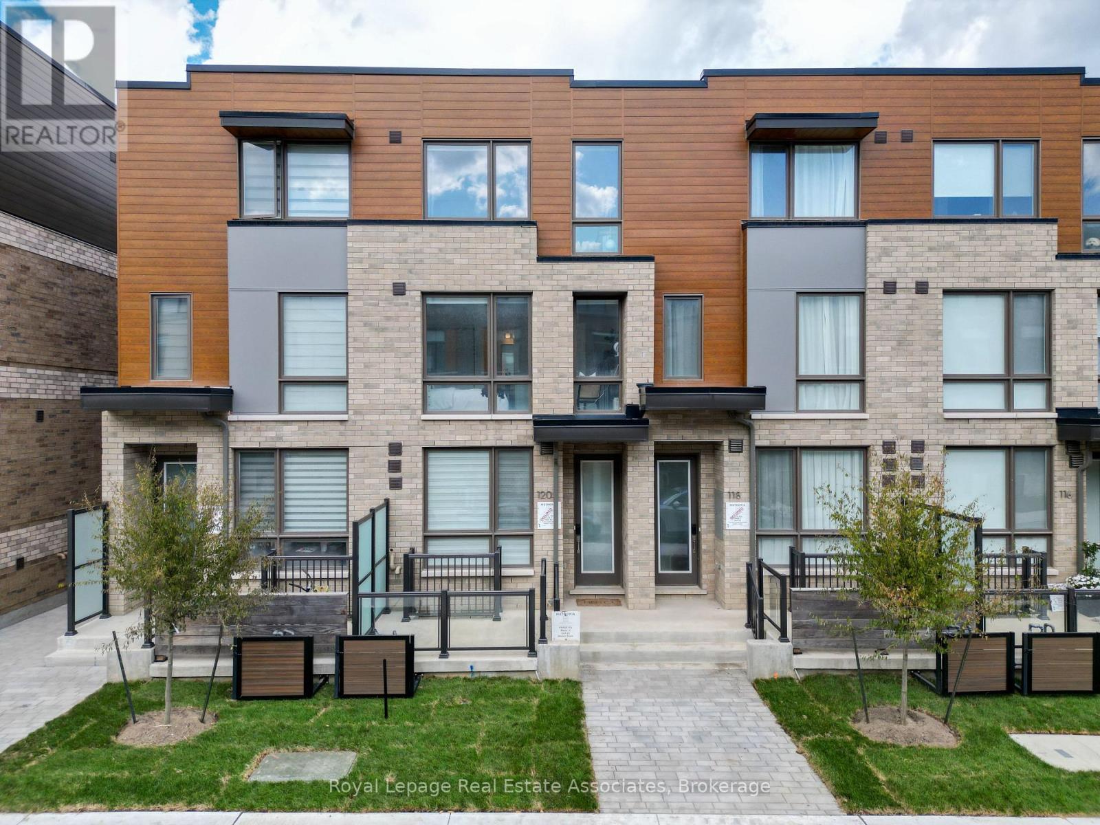Property at 120 GREEN GARDENS BOULEVARD image 1