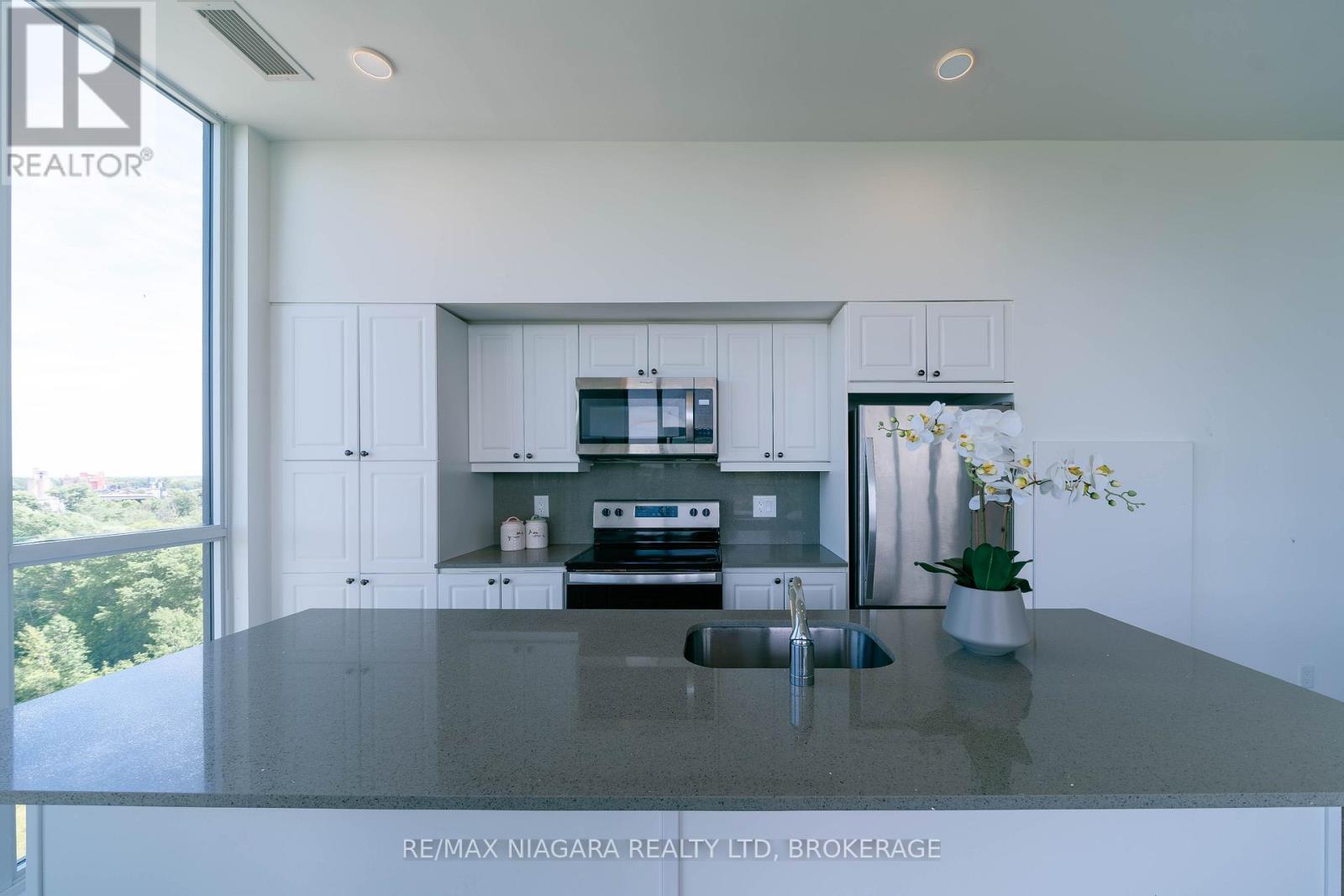 901 - 7711 Green Vista Gate, Niagara Falls (Oldfield), Ontario  L2G 0Y9 - Photo 18 - X12402733
