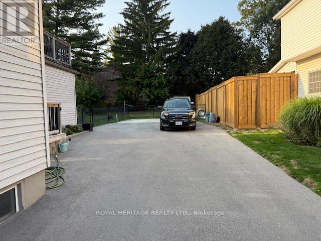 770 Cambridge Court, Oshawa, Ontario  L1G 1G2 - Photo 3 - E12402723