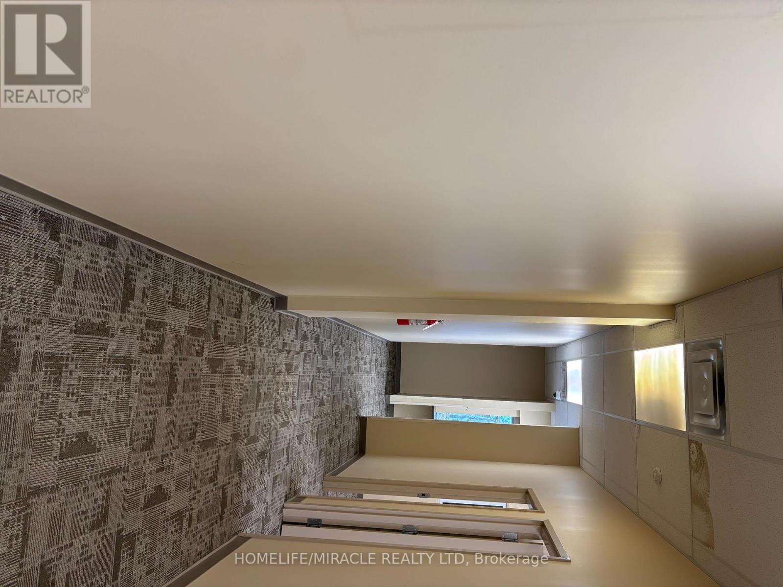 5890 Main Street, Niagara Falls, Ontario L2G 5Z8 - Photo 10 - X12402724