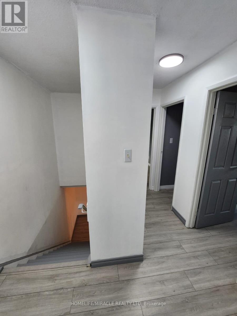 Property at 2 - 1100 OXFORD STREET image 2