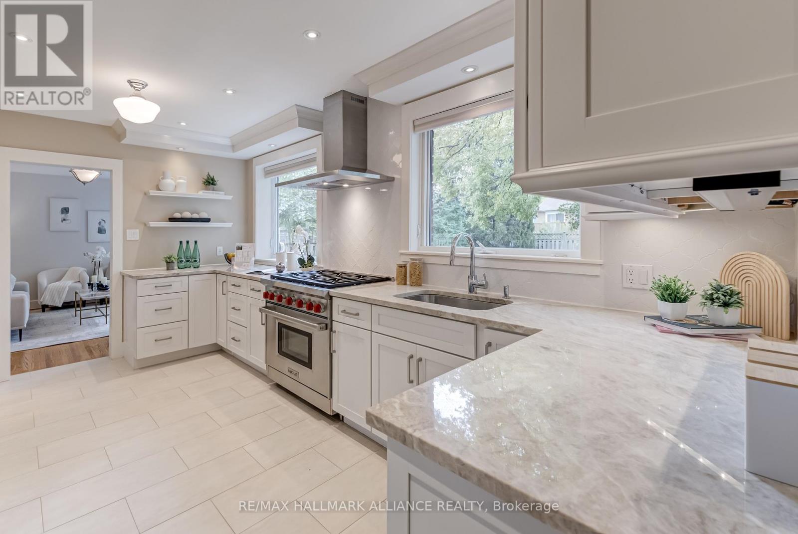 196 Sabel Street, Oakville, Ontario  L6L 3V4 - Photo 12 - W12400802