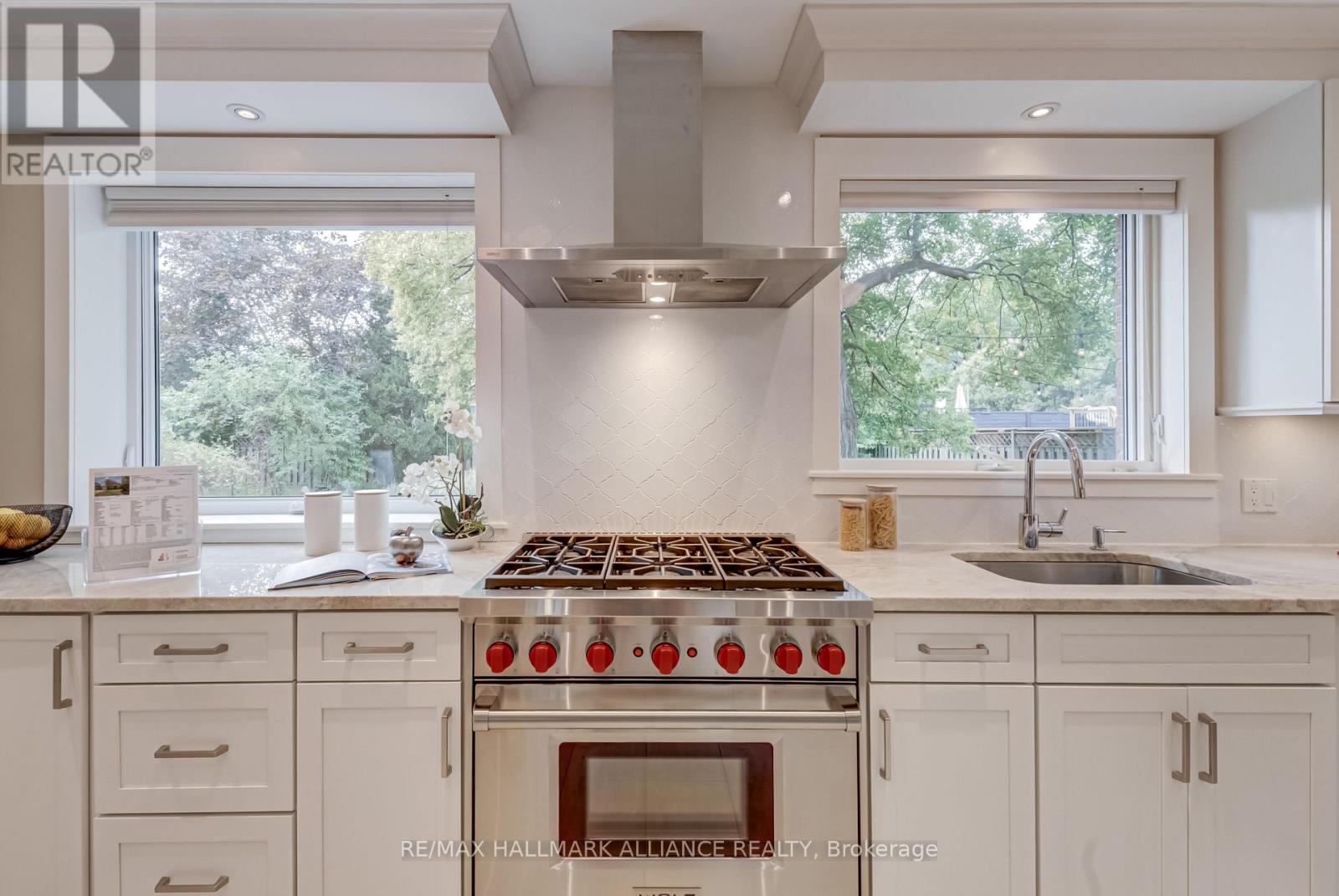196 Sabel Street, Oakville, Ontario  L6L 3V4 - Photo 14 - W12400802