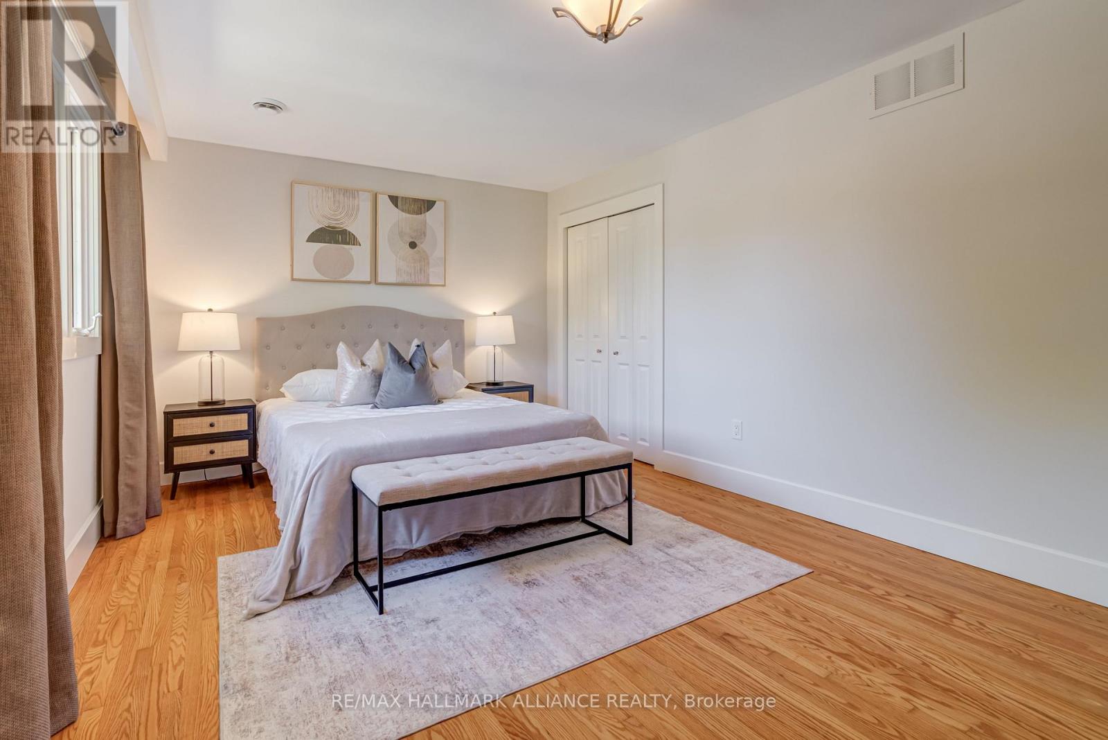 196 Sabel Street, Oakville, Ontario  L6L 3V4 - Photo 22 - W12400802