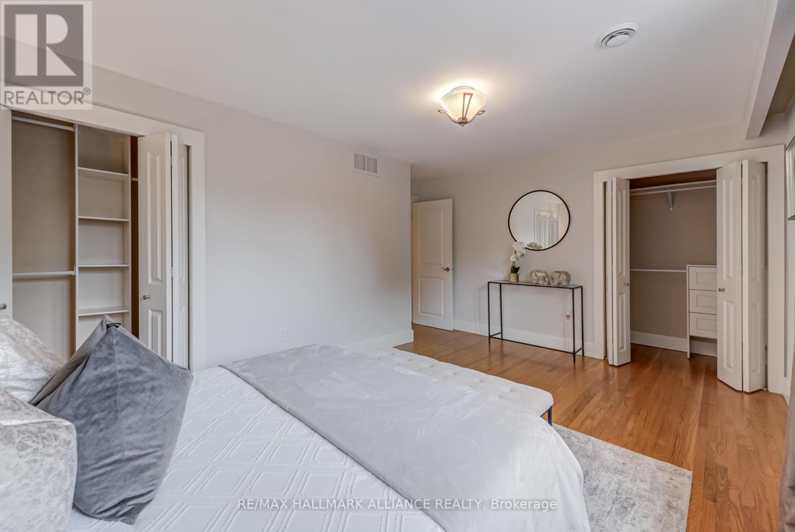196 Sabel Street, Oakville, Ontario  L6L 3V4 - Photo 23 - W12400802
