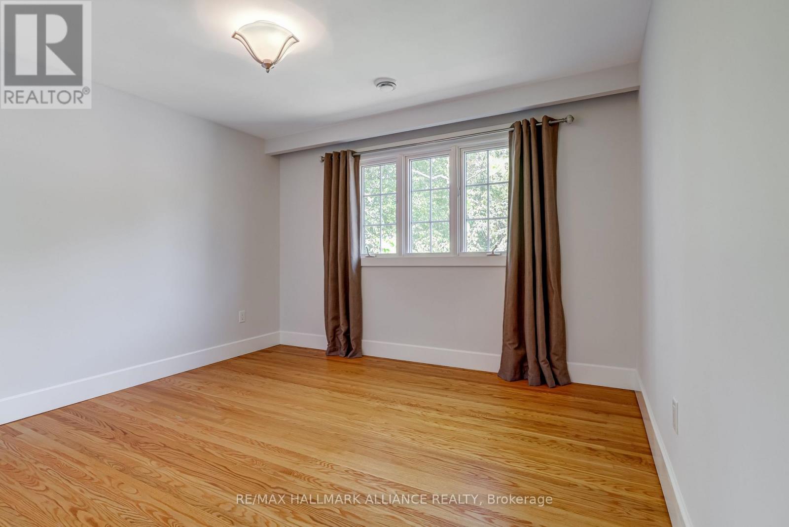 196 Sabel Street, Oakville, Ontario  L6L 3V4 - Photo 24 - W12400802