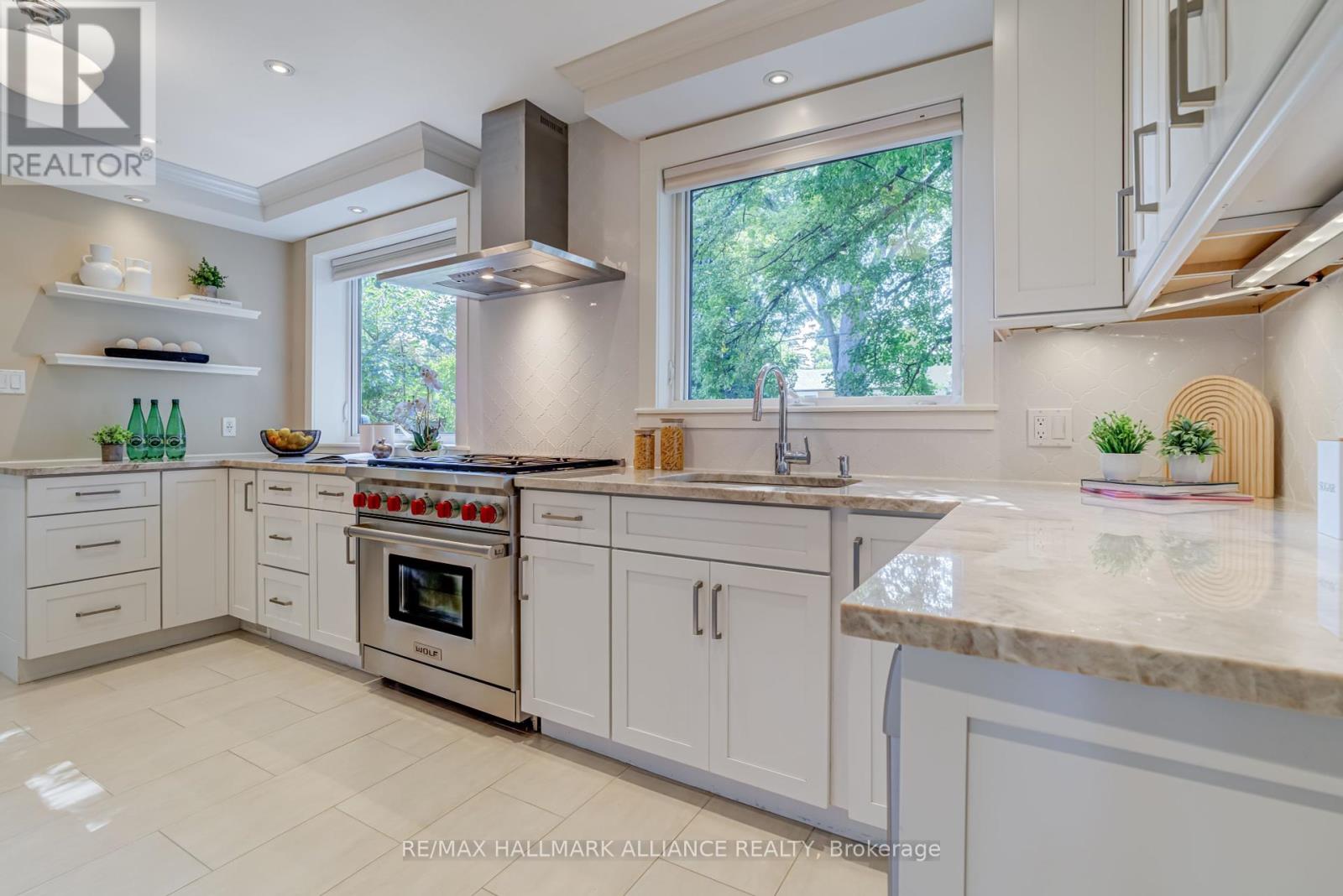 196 Sabel Street, Oakville, Ontario  L6L 3V4 - Photo 11 - W12400802
