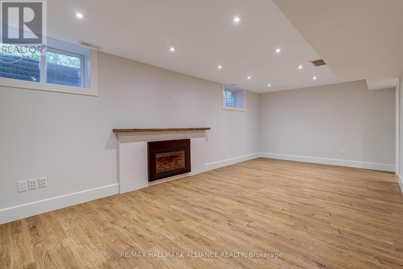 196 Sabel Street, Oakville, Ontario  L6L 3V4 - Photo 32 - W12400802