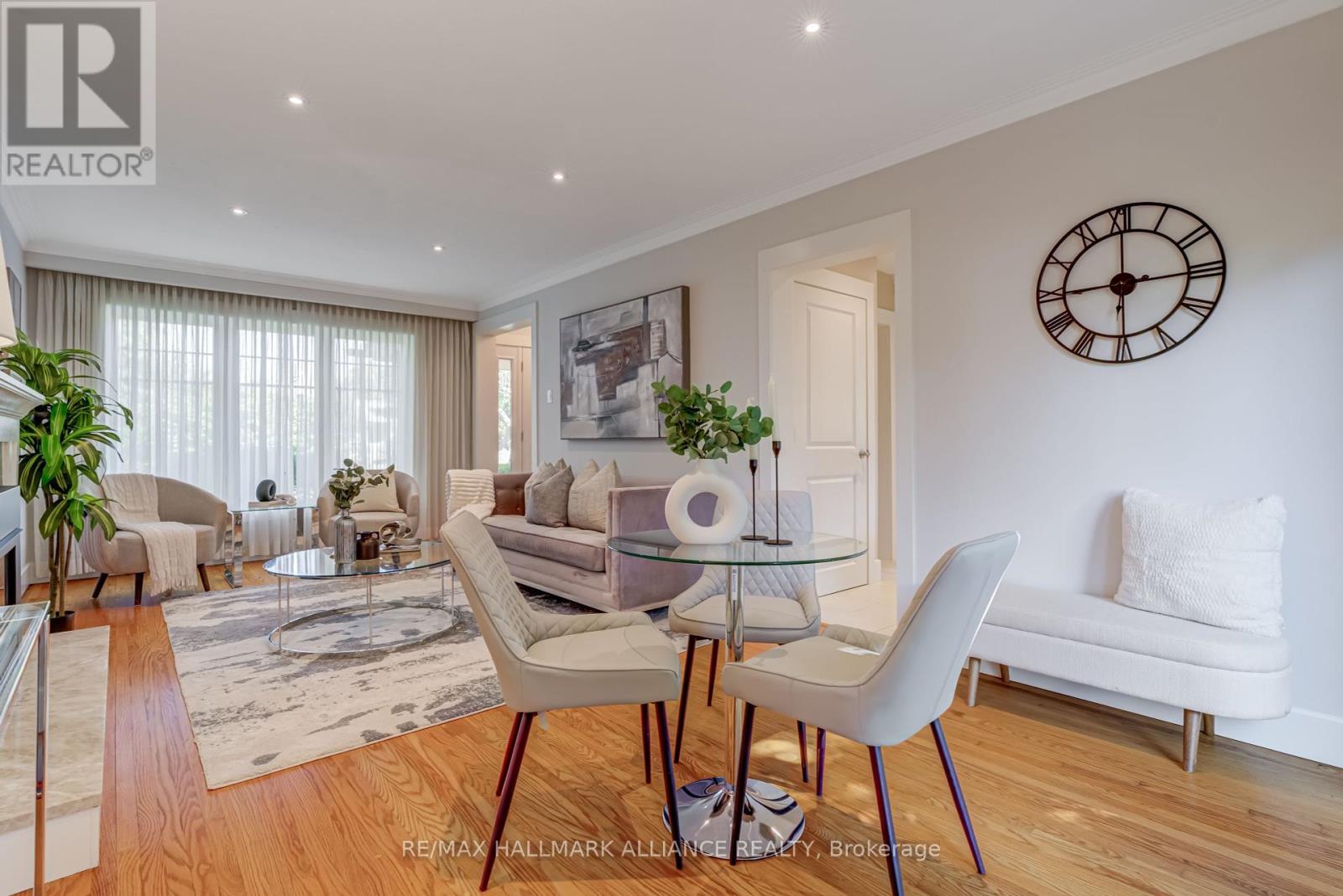 196 Sabel Street, Oakville, Ontario  L6L 3V4 - Photo 9 - W12400802