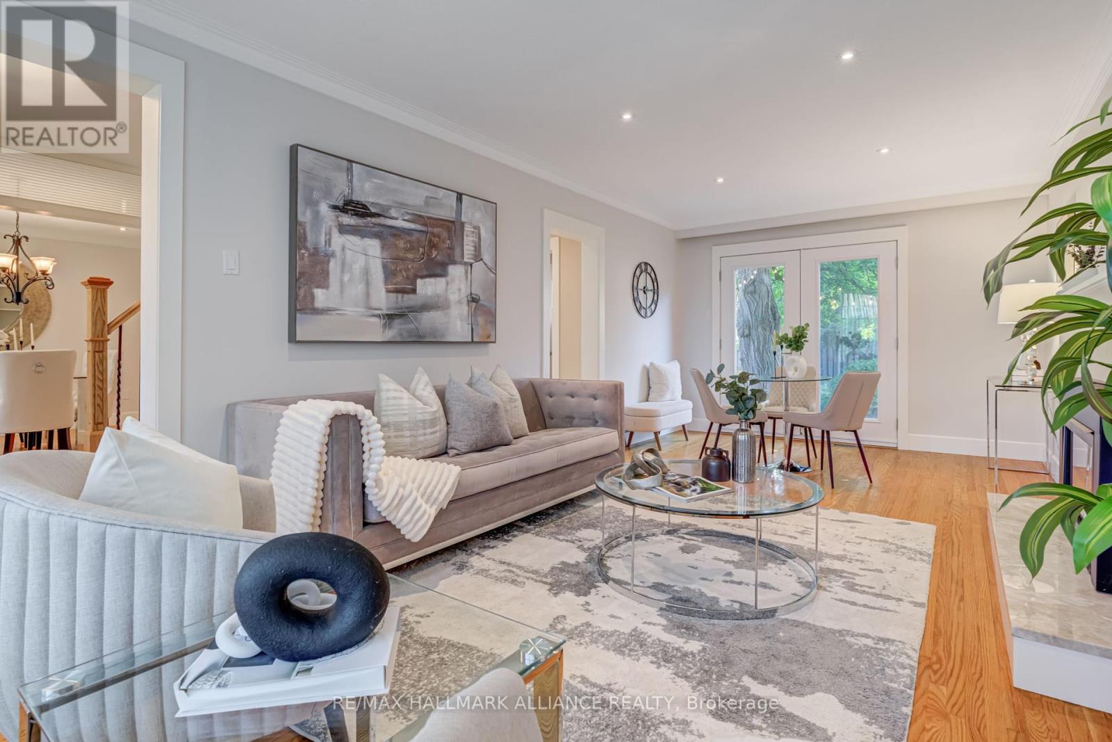196 Sabel Street, Oakville, Ontario  L6L 3V4 - Photo 7 - W12400802