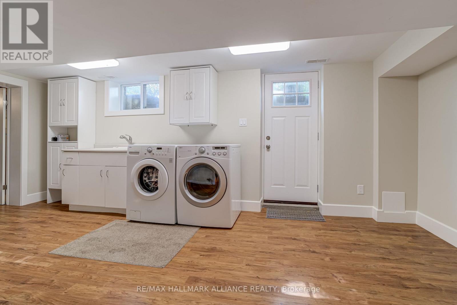 196 Sabel Street, Oakville, Ontario  L6L 3V4 - Photo 33 - W12400802