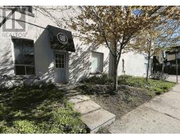 MAIN FLOOR - 208 CHRISTIE STREET, Toronto, Ontario