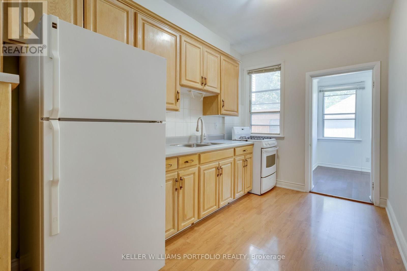 65 Westholme Avenue, Toronto, Ontario  M6P 3B9 - Photo 10 - W12402747