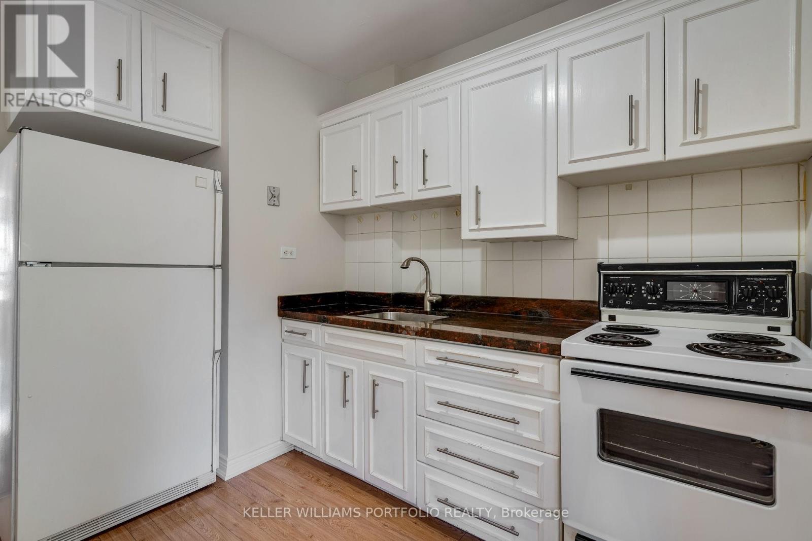 65 Westholme Avenue, Toronto, Ontario  M6P 3B9 - Photo 17 - W12402747