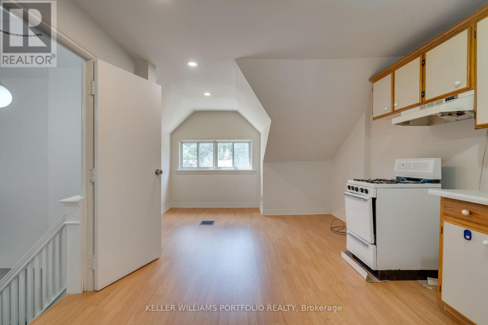 65 Westholme Avenue, Toronto, Ontario  M6P 3B9 - Photo 27 - W12402747