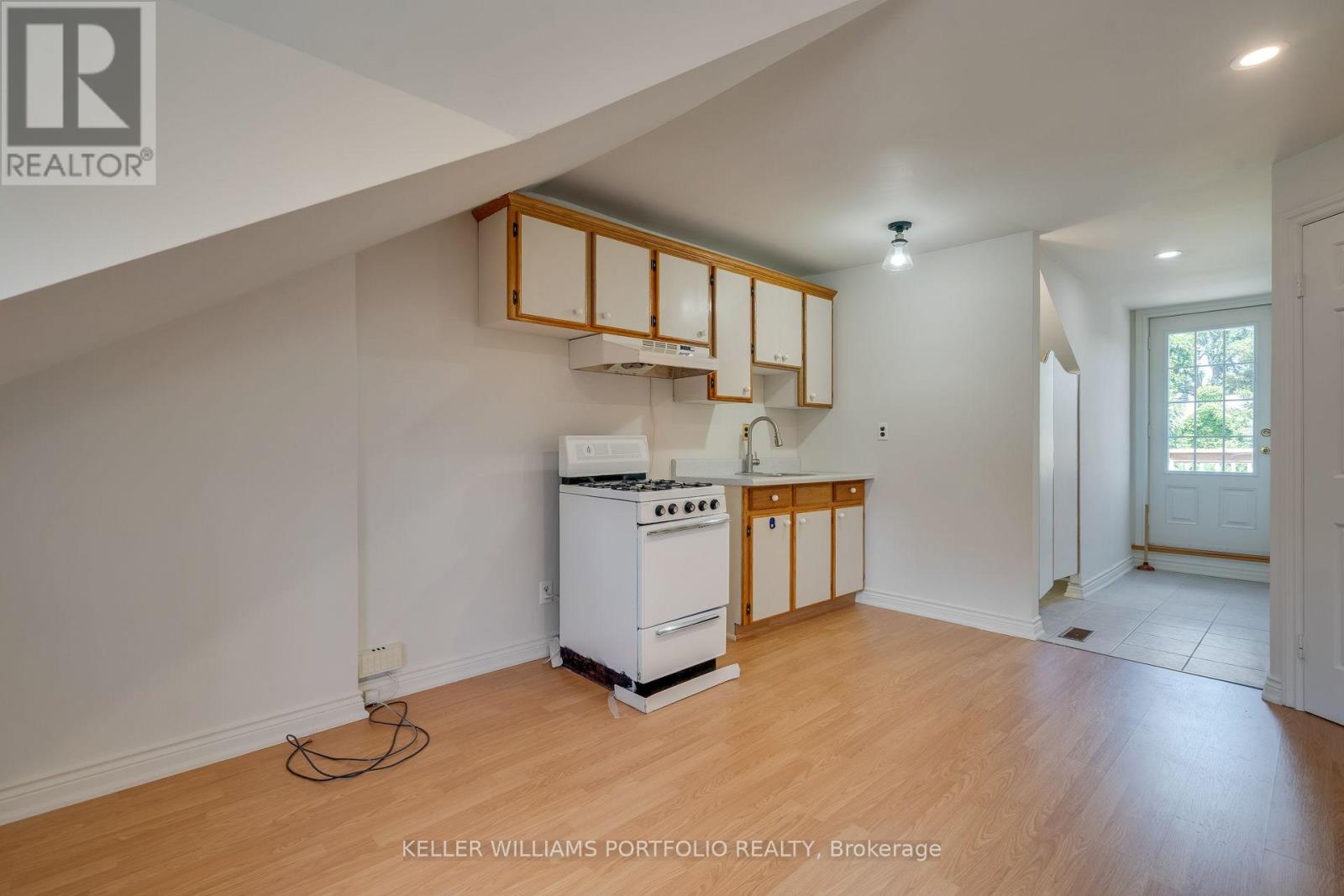 65 Westholme Avenue, Toronto, Ontario  M6P 3B9 - Photo 28 - W12402747