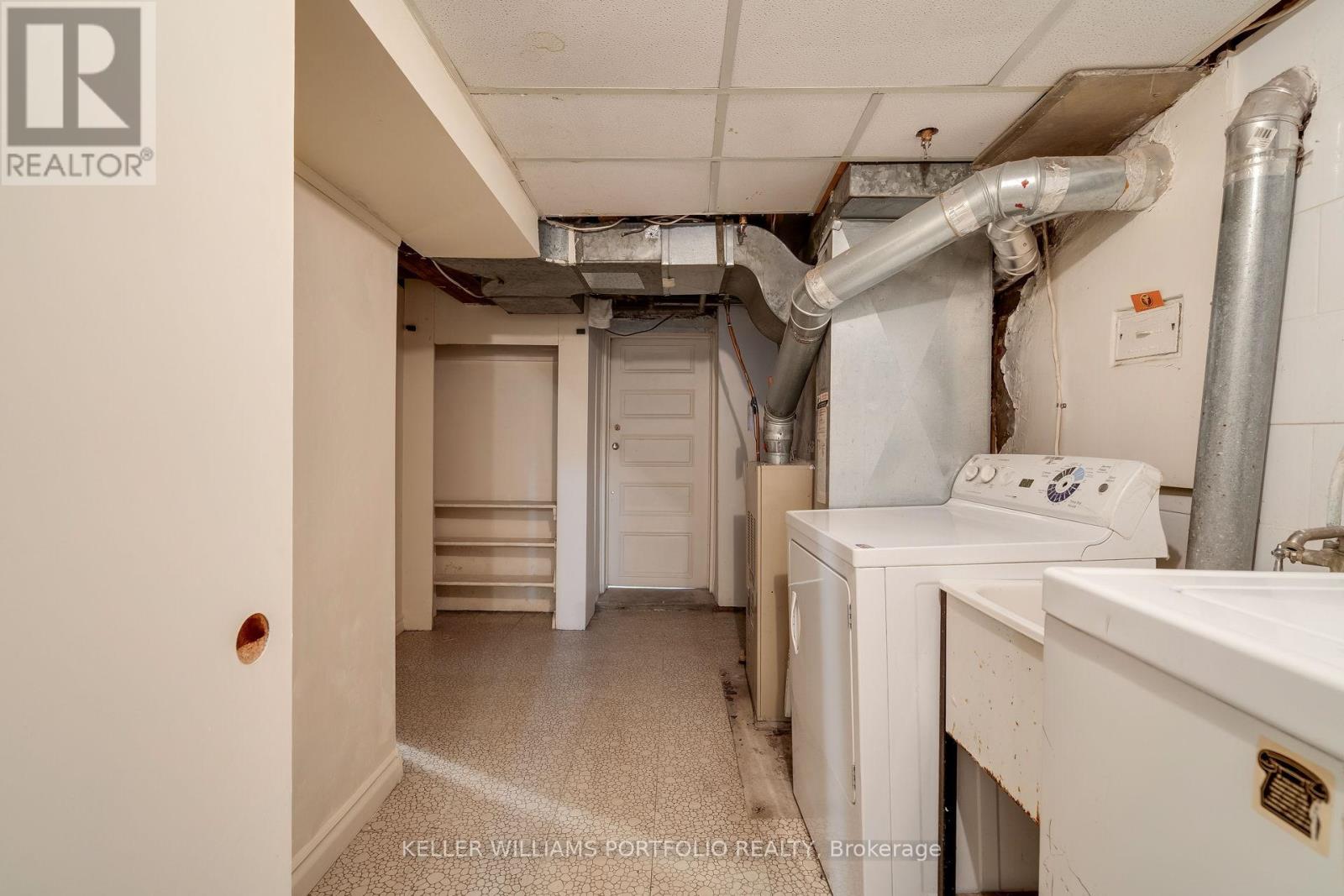 65 Westholme Avenue, Toronto, Ontario  M6P 3B9 - Photo 39 - W12402747