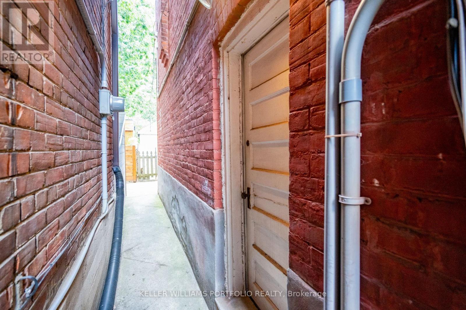 65 Westholme Avenue, Toronto, Ontario  M6P 3B9 - Photo 44 - W12402747