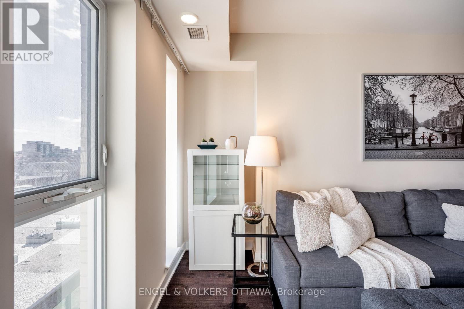 707 - 40 Nepean Street, Ottawa, Ontario  K2P 0X5 - Photo 10 - X12402760