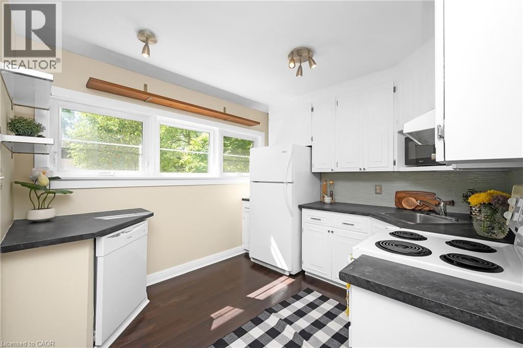 2067 Maplewood Drive, Burlington, Ontario  L7R 2C6 - Photo 11 - 40736325