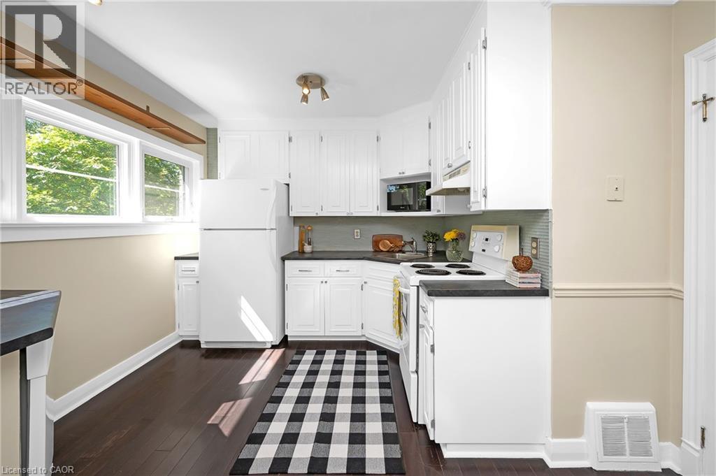 2067 Maplewood Drive, Burlington, Ontario  L7R 2C6 - Photo 9 - 40736325