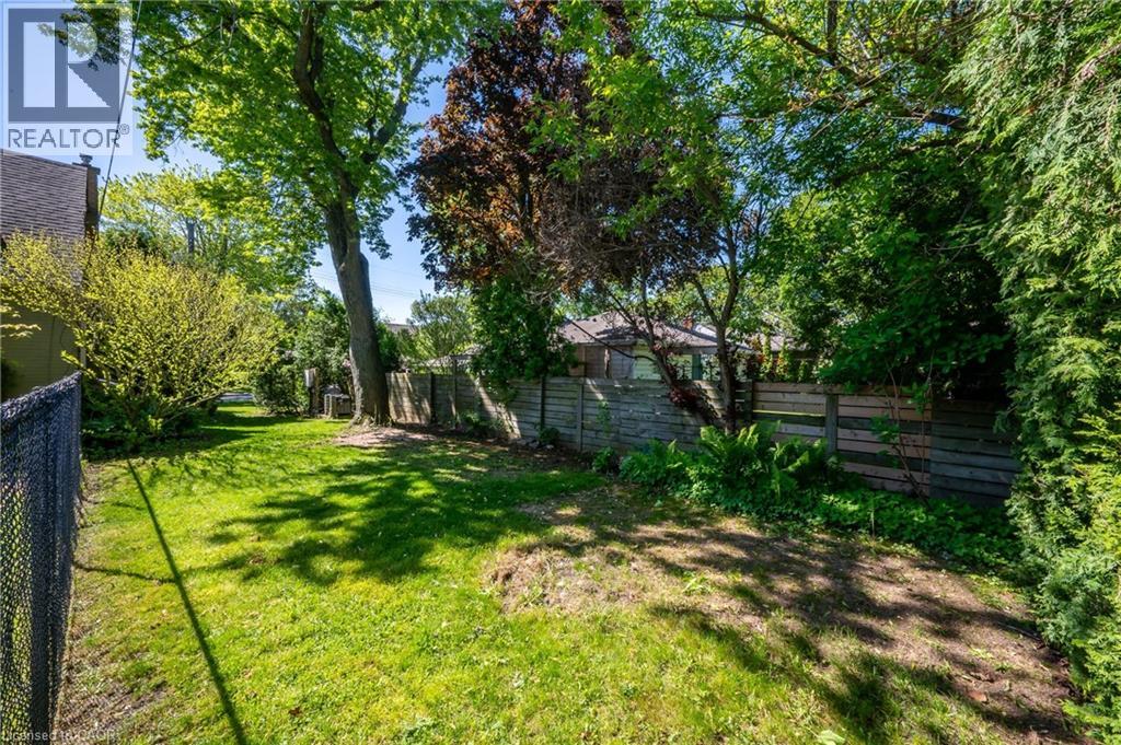 2067 Maplewood Drive, Burlington, Ontario  L7R 2C6 - Photo 30 - 40736325