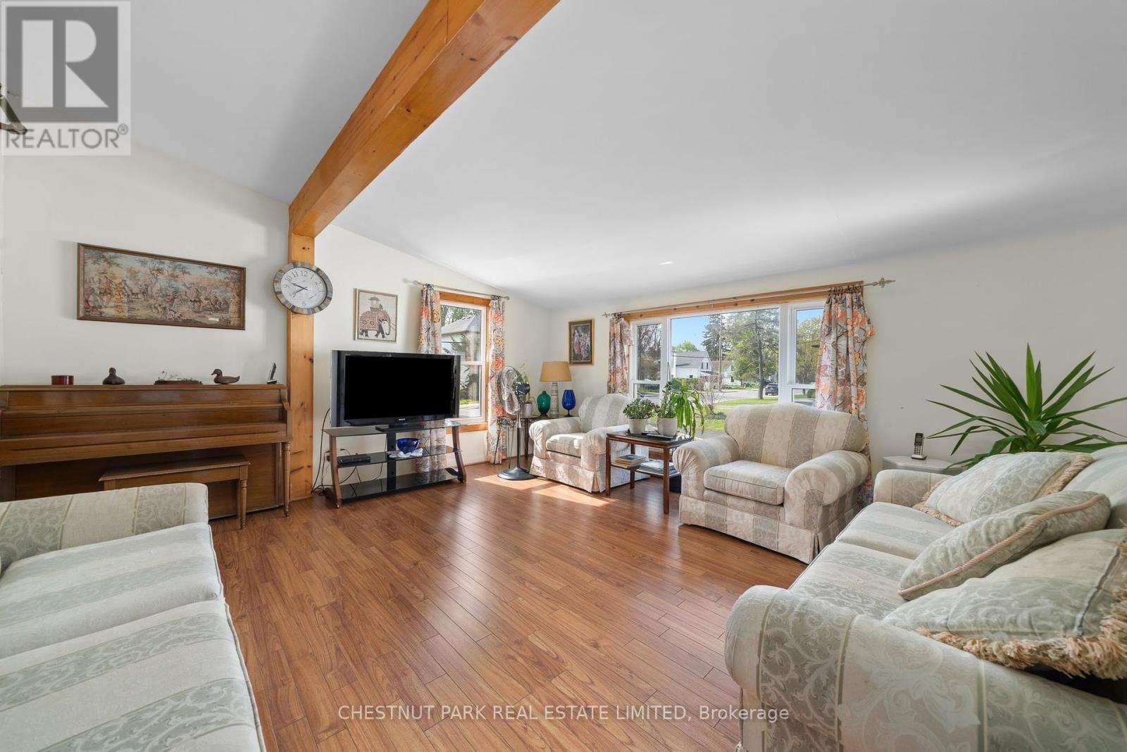 71 Queen Street, Prince Edward County, Ontario  K0K 2T0 - Photo 14 - X12402769