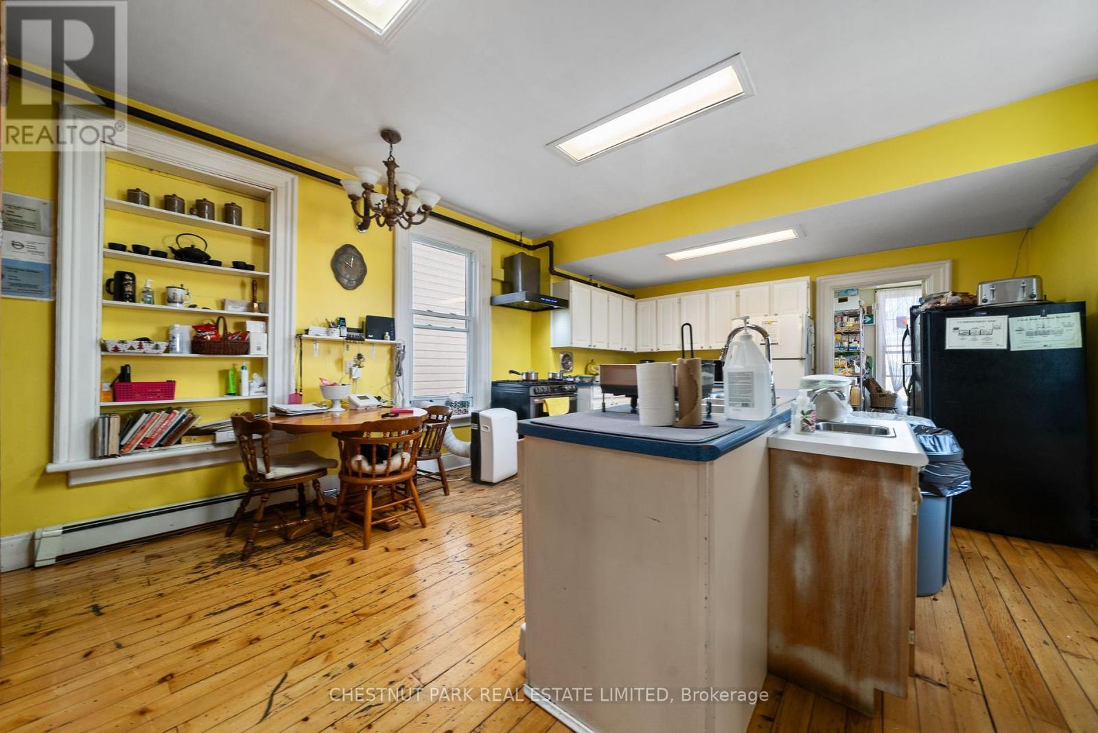 71 Queen Street, Prince Edward County, Ontario  K0K 2T0 - Photo 19 - X12402769