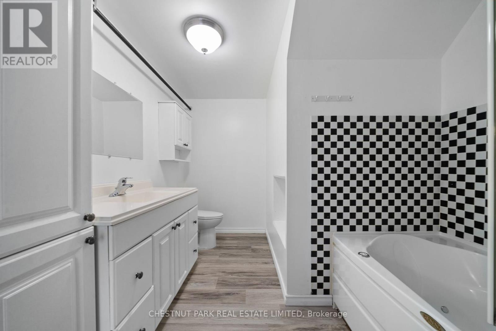 71 Queen Street, Prince Edward County, Ontario  K0K 2T0 - Photo 47 - X12402769