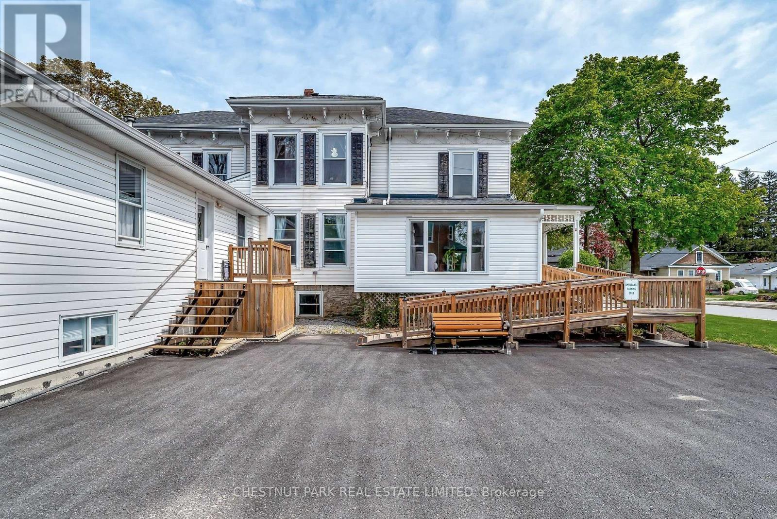 71 Queen Street, Prince Edward County, Ontario  K0K 2T0 - Photo 6 - X12402769