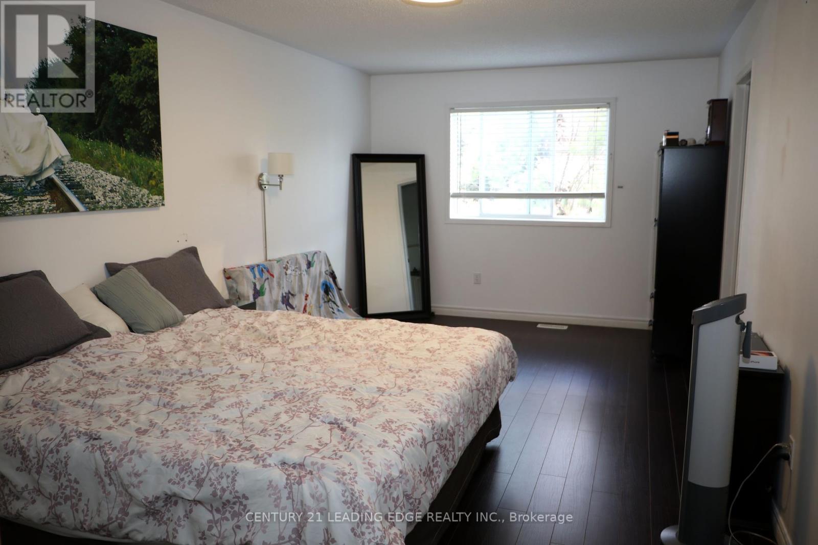 308 Castlemore Avenue, Markham, Ontario  L6C 2R5 - Photo 11 - N12402699