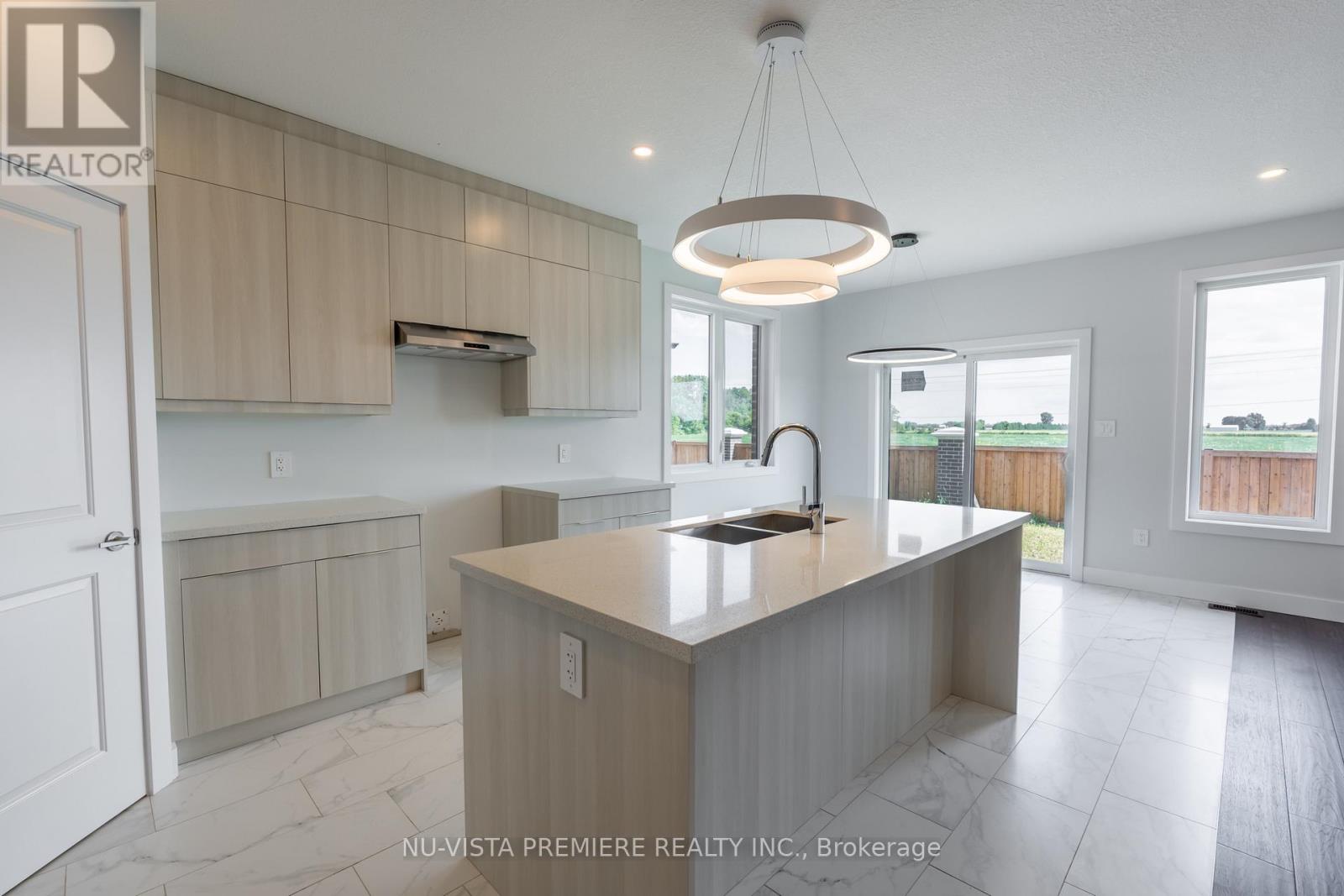 316 Stathis Boulevard, Sarnia, Ontario  N6L 0B1 - Photo 11 - X12402774