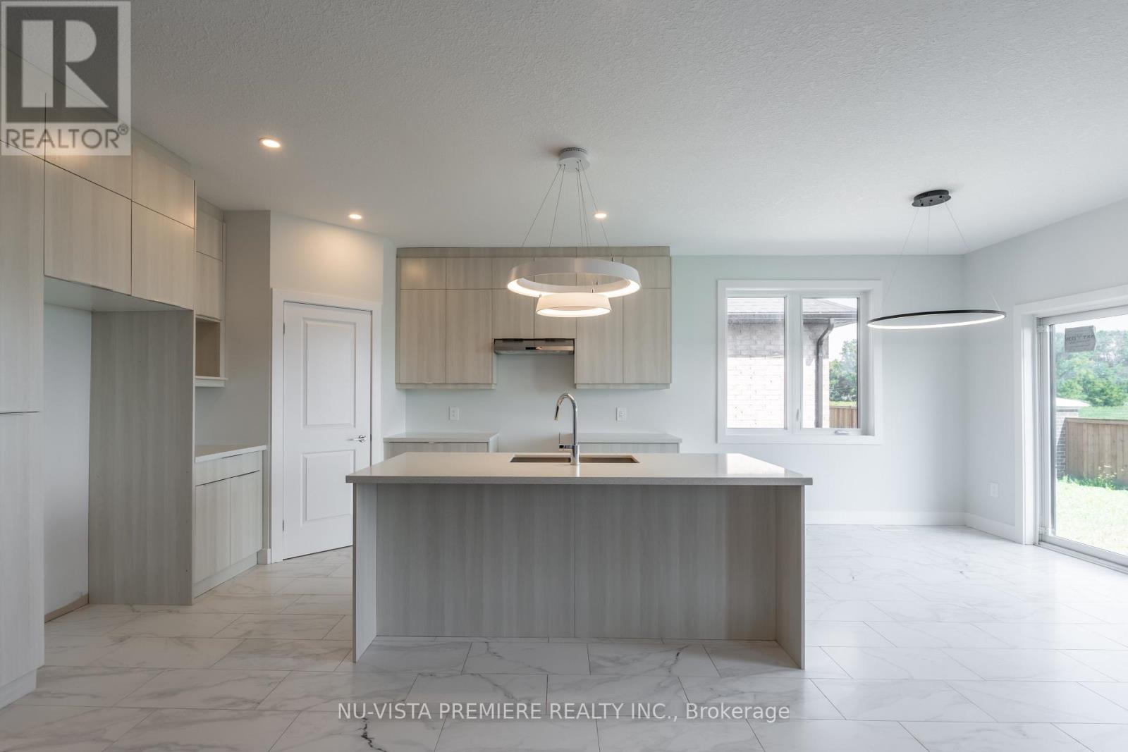 316 Stathis Boulevard, Sarnia, Ontario  N6L 0B1 - Photo 12 - X12402774