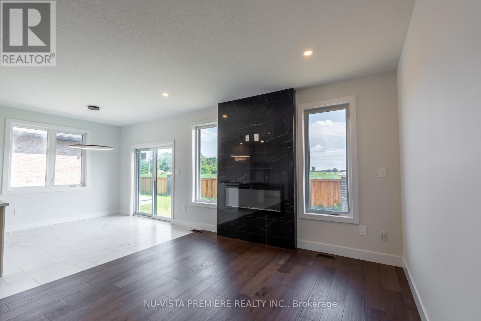 316 Stathis Boulevard, Sarnia, Ontario  N6L 0B1 - Photo 16 - X12402774