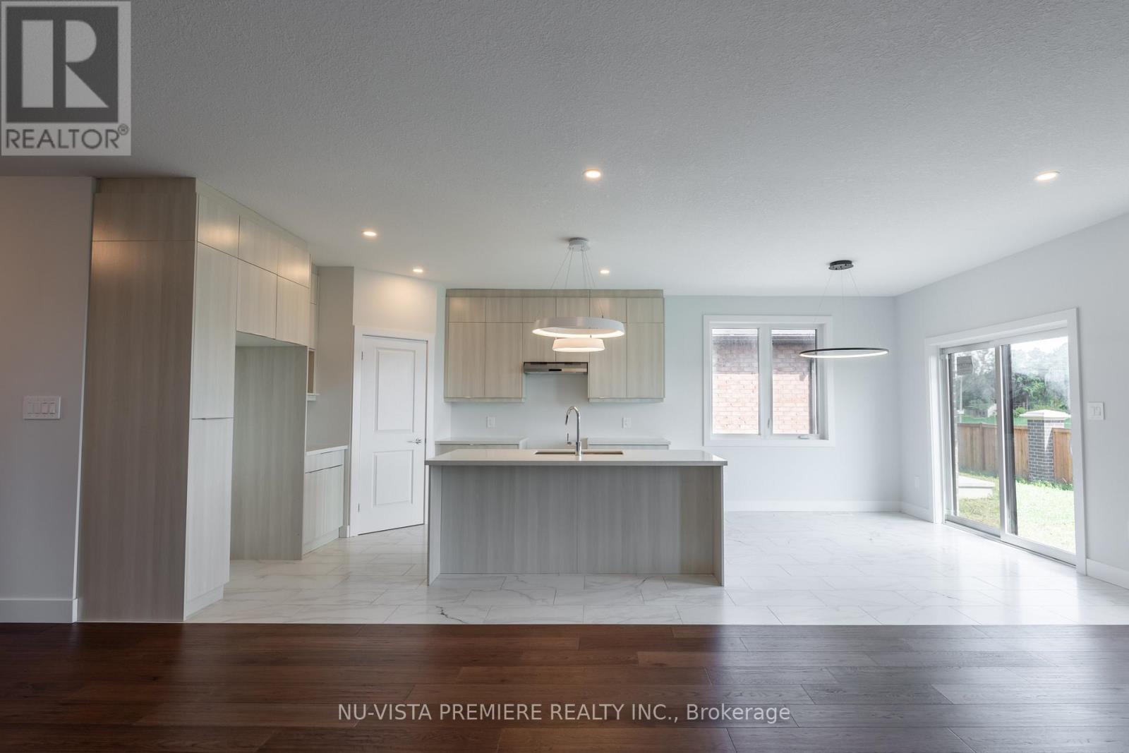 316 Stathis Boulevard, Sarnia, Ontario  N6L 0B1 - Photo 7 - X12402774