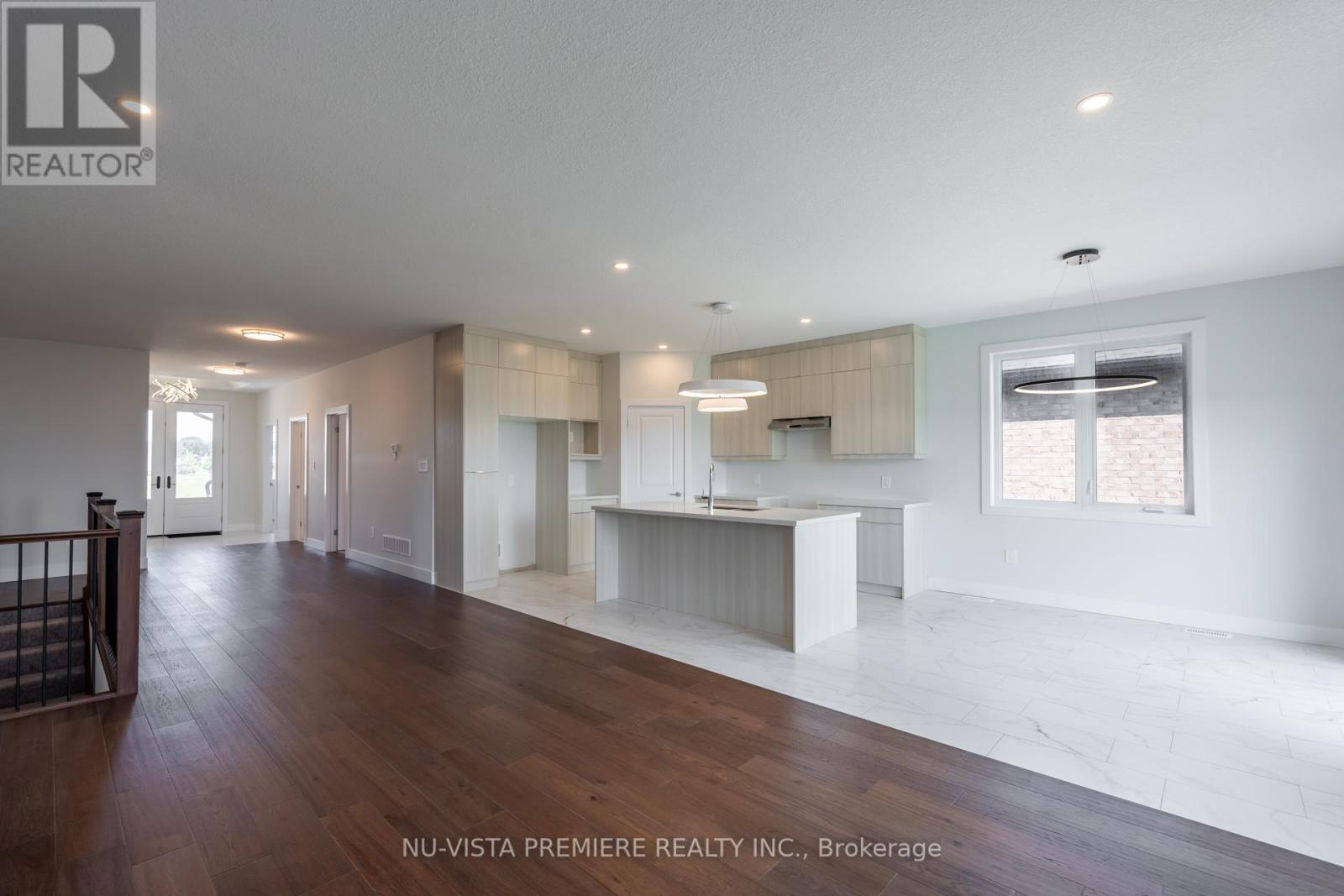 316 Stathis Boulevard, Sarnia, Ontario  N6L 0B1 - Photo 8 - X12402774