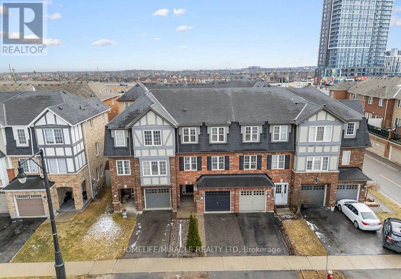 7 Viewforth Road, Brampton (Fletcher's Meadow), Ontario  L7A 0R2 - Photo 2 - W12402768