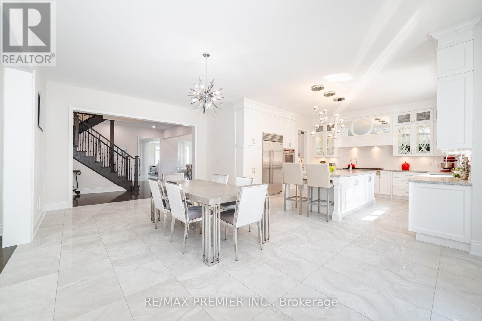 18 Erintown Crescent, Brampton (Toronto Gore Rural Estate), Ontario  L6P 4H2 - Photo 12 - W12402775